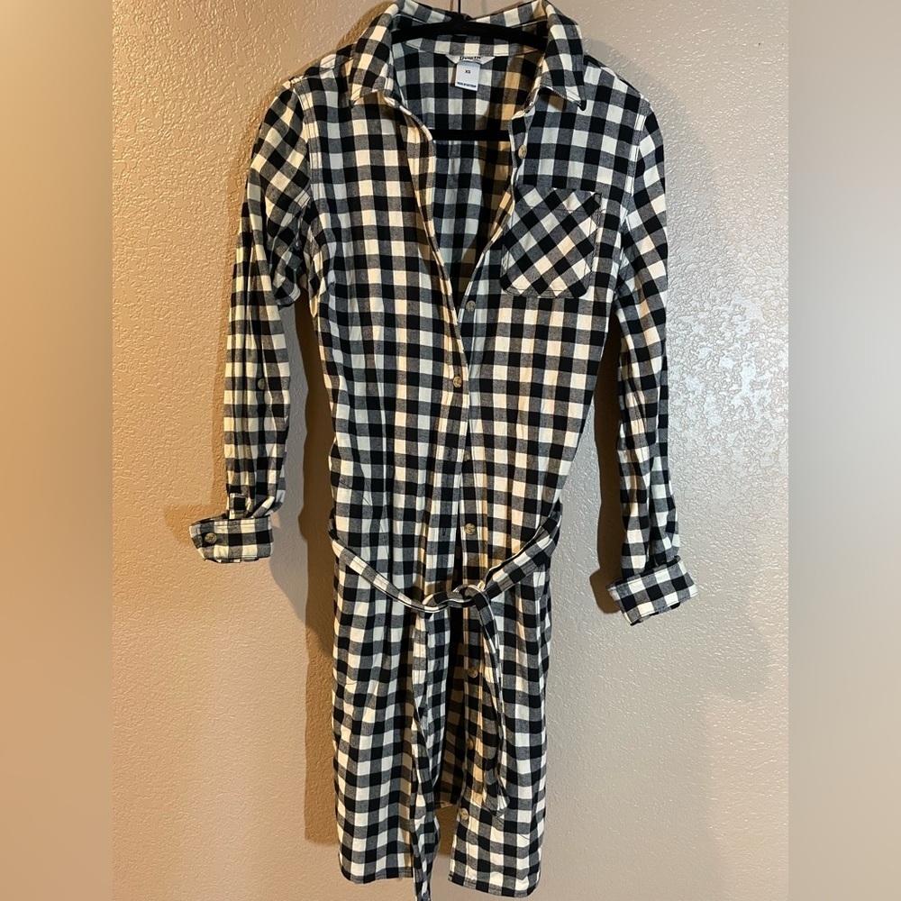 Duluth Trading Co Black and White Plaid Fall Button Dress